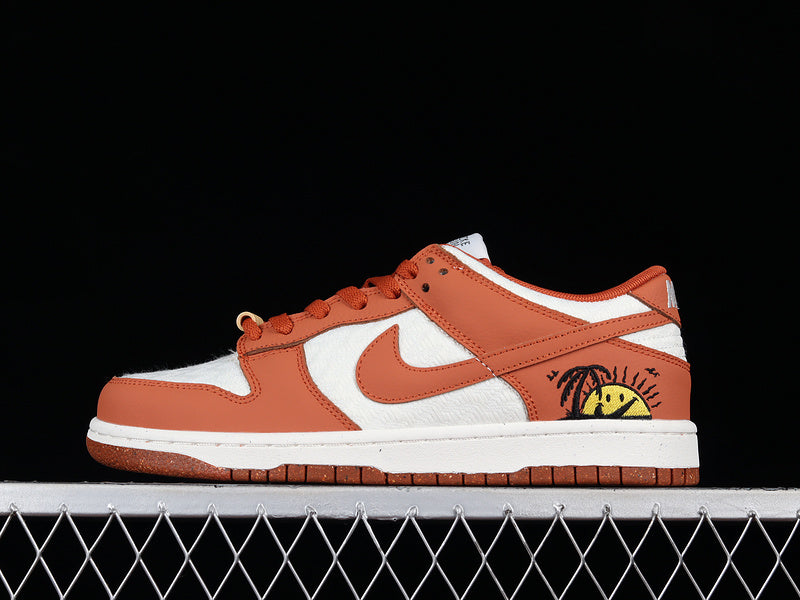 NikeSB Dunk Low - Sun Club
