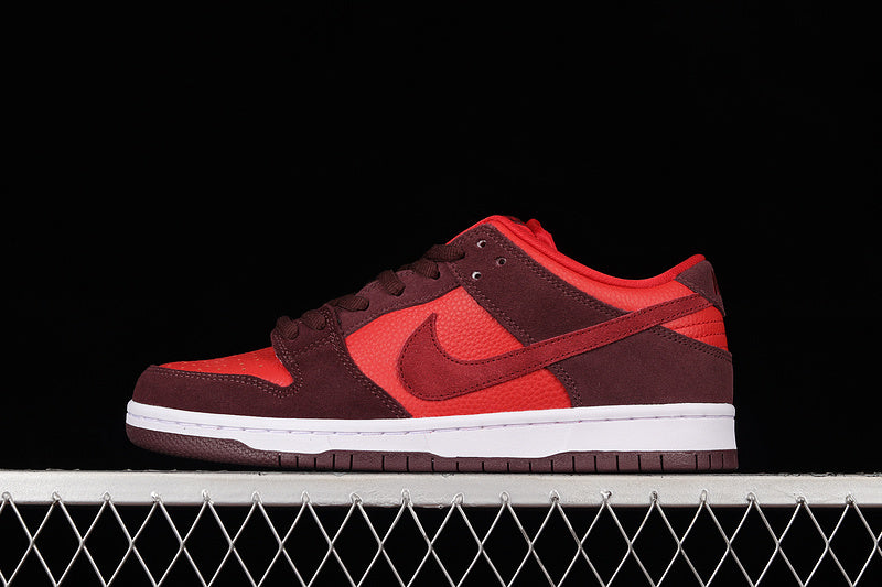 NikeSB Dunk Low - Cherry