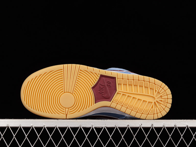 NikeSB Dunk Low - Phillies