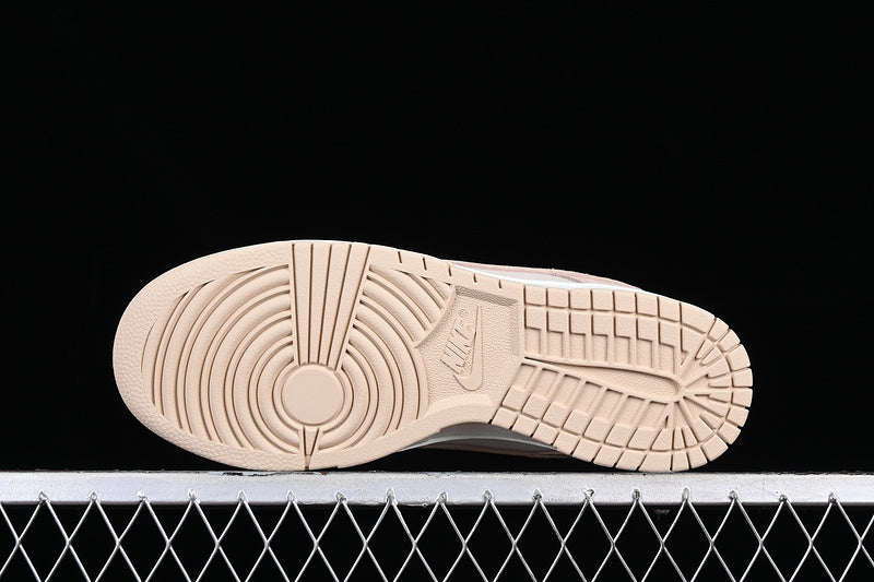 NikeWMNS SB Dunk Low - Sanddrift
