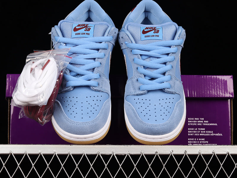 NikeSB Dunk Low - Phillies