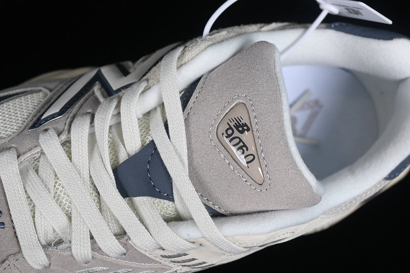New Balance 9060 - Moonrock Linen