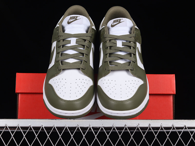 NikeUnisex Dunk Low - Medium Olive