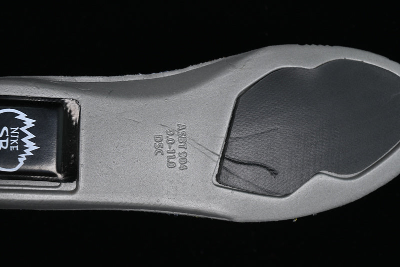 NikeSB Dunk Low Powerpuff - Bubbles