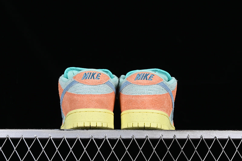 NikeMens SBDunk Low Orange - Emerald Rise