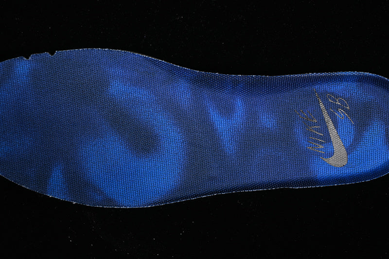 NikeUnisex SB Dunk Low x There SkateBoards - Gorge Green