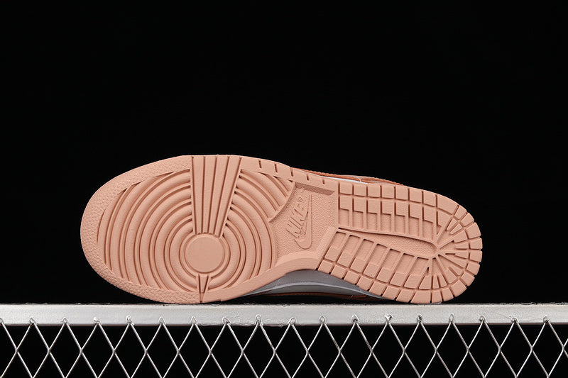 WMNS NikeSB Dunk Low - Rose Whisper