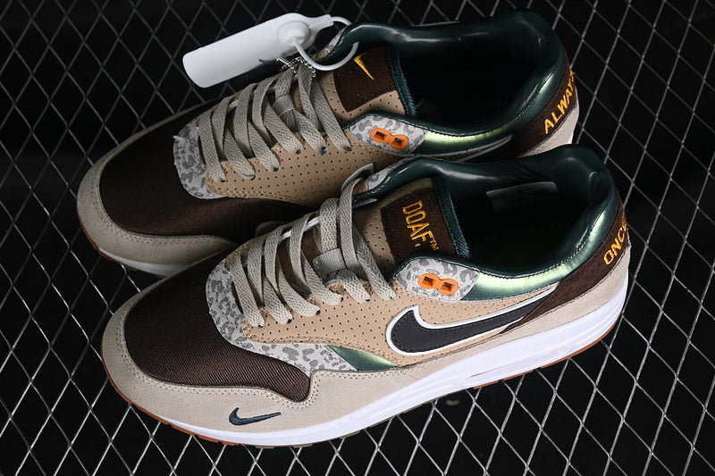 NikeMens Air Max 1 AM1 - University Of Oregon