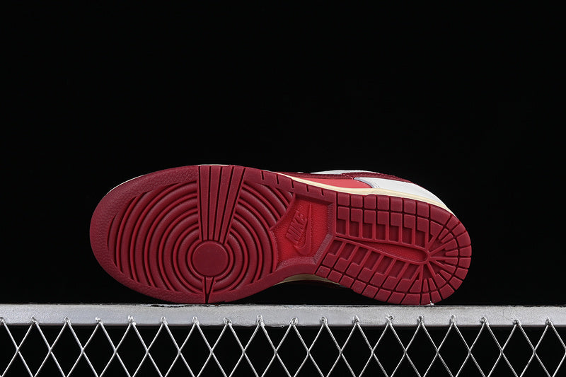 NikeUnisex Dunk Low - Valentine s Day