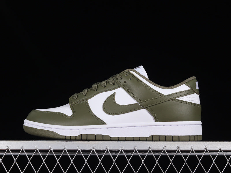 NikeUnisex Dunk Low - Medium Olive