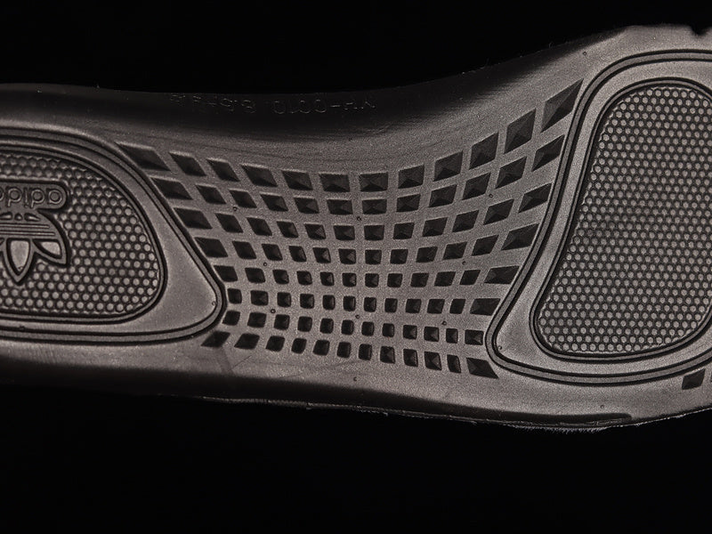 adidasUnisex Yeezy Boost 350 - Dark Salt