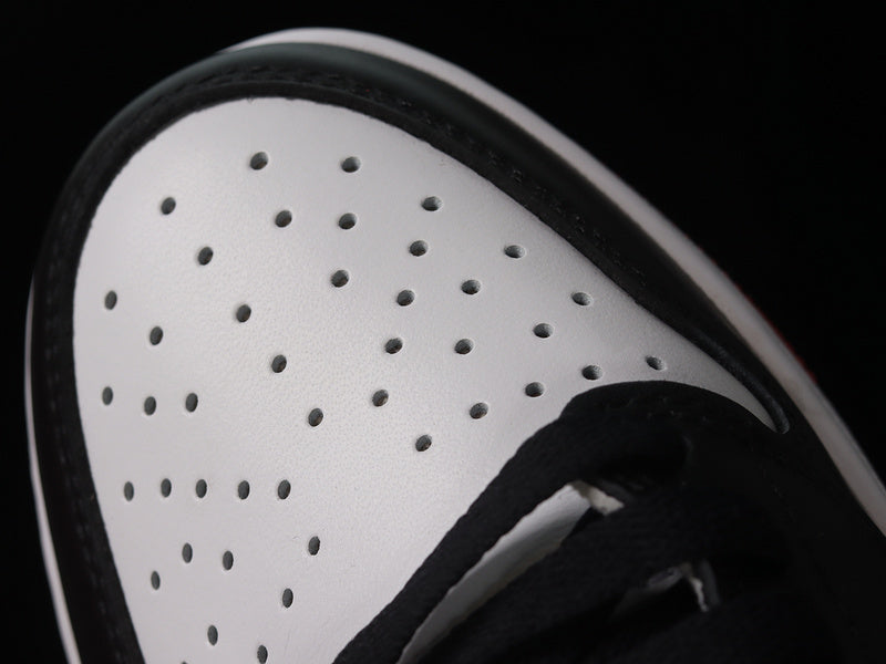 Air Jordan 1 AJ1 Retro Low - Black Toe