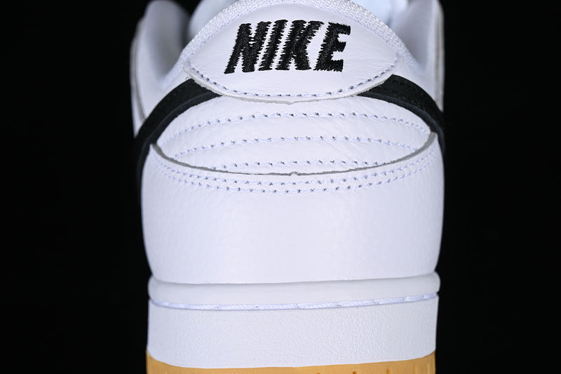 NikeSB Dunk Low Pro - White Gum