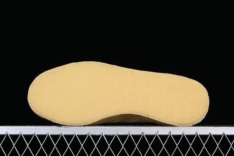Ronnie Fieg x Clarks x adidasMens 8th Street Samba - Savannah
