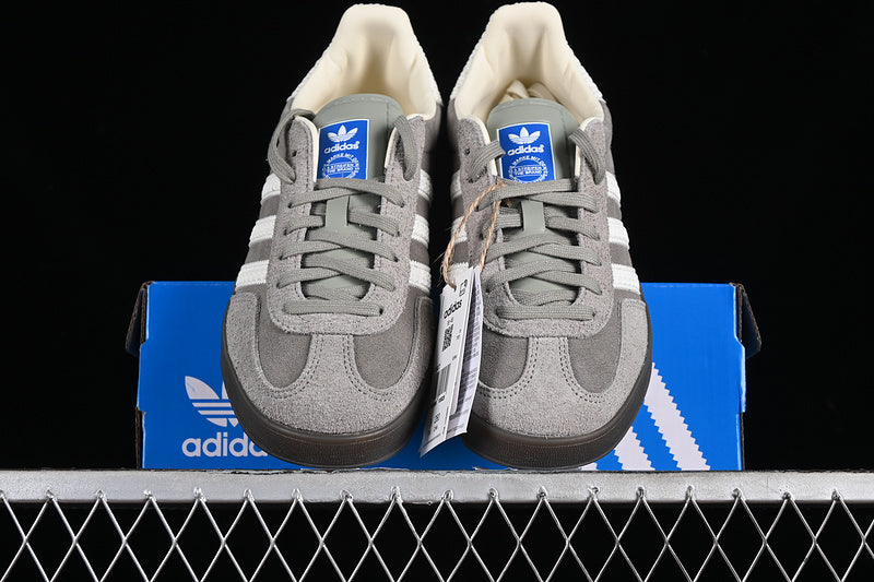 adidasUnisex Gazelle - Grey/White