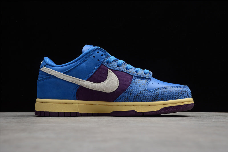 Undefeated x NikeMens Dunk Low SP - 5 On It