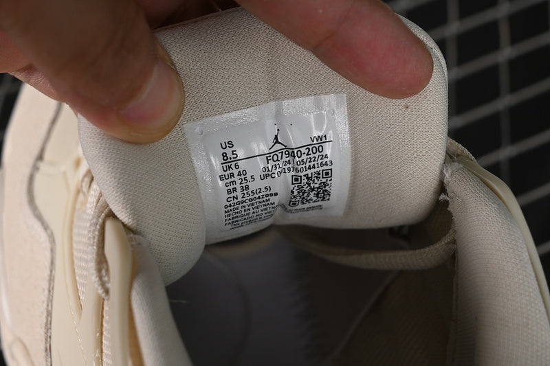 Air Jordan 4 AJ4 RM - Legend Light Brown