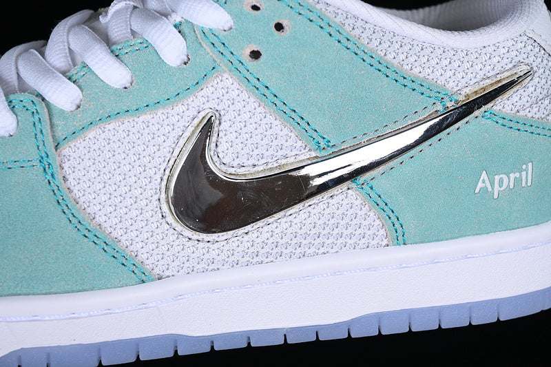 NikeSB Dunk Low - Turbo Green
