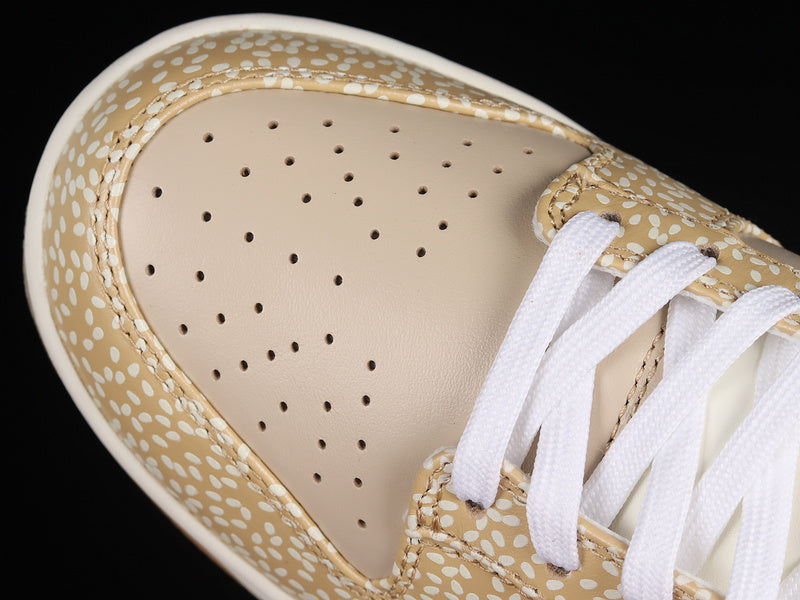 NikeMens Dunk Low - Montreal Bagel Sesame