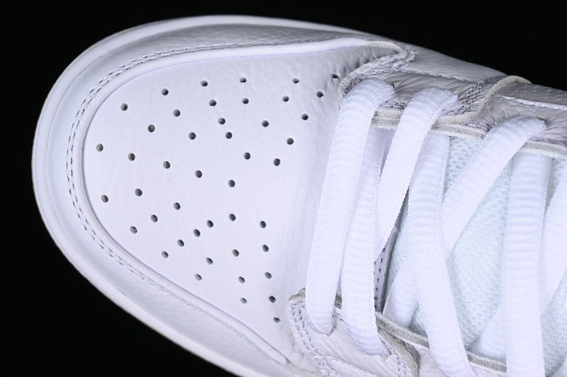 NikeSB Dunk Low Pro - White Gum