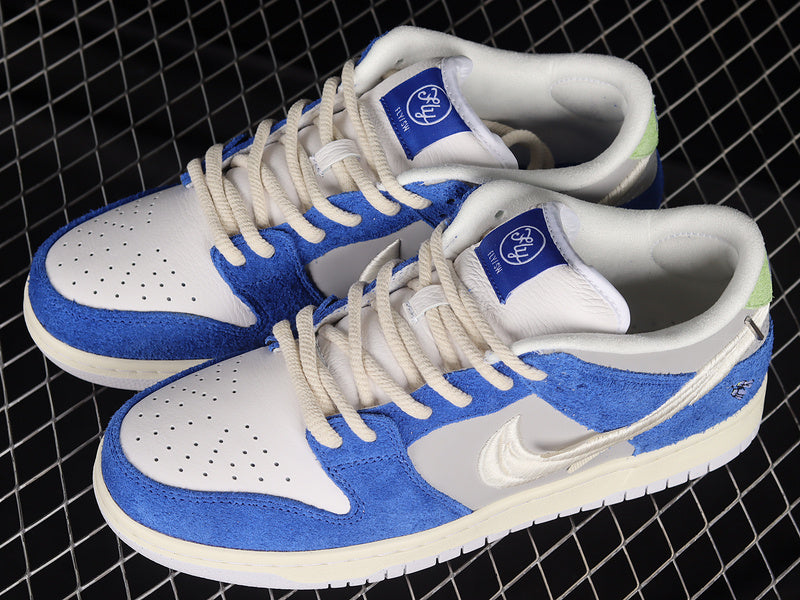 Fly Streetwear x NikeSB Dunk Low Pro - Gardenia