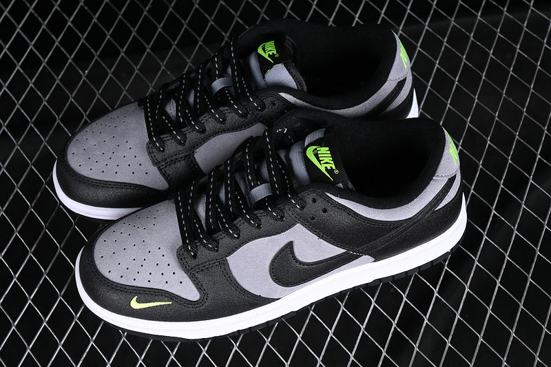 NikeMens Dunk low strike - Grey/Green