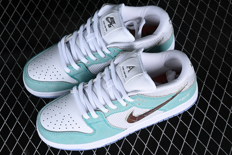 NikeSB Dunk Low - Turbo Green