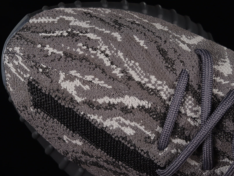 adidasUnisex Yeezy Boost 350 - Dark Salt