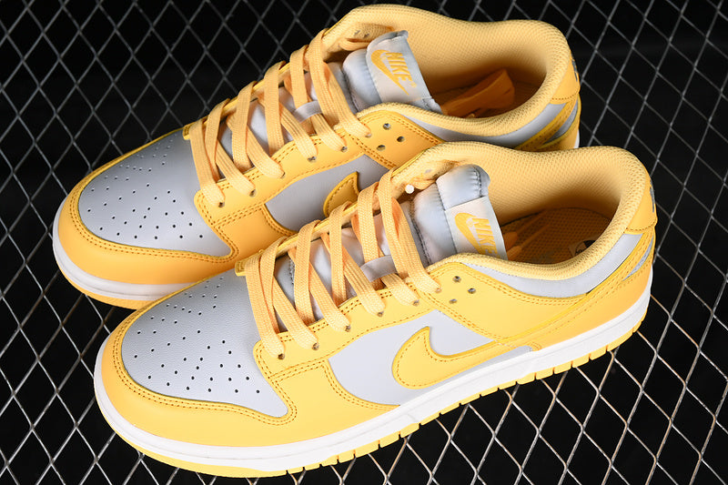 NikeUnisex Dunk Low - Citron Pulse