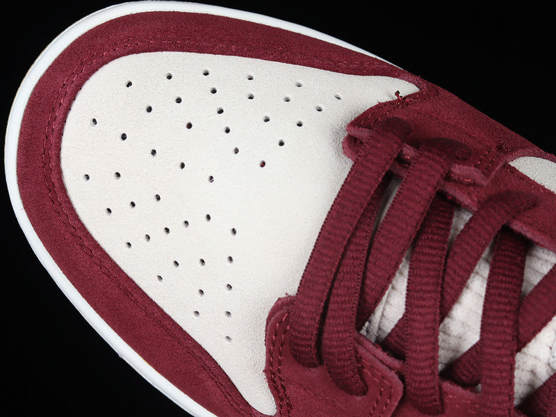 NikeMens Dunk Low - Skate Like A Girl