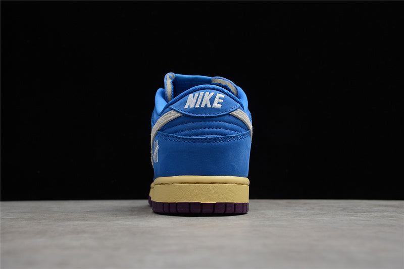 Undefeated x NikeMens Dunk Low SP - 5 On It