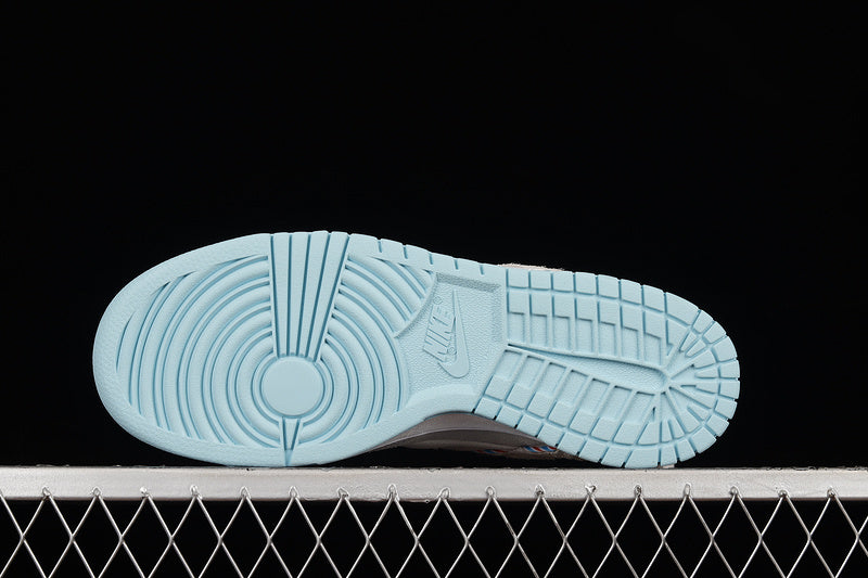 NikeSB Dunk Low Retro Barber Shop - Light Grey