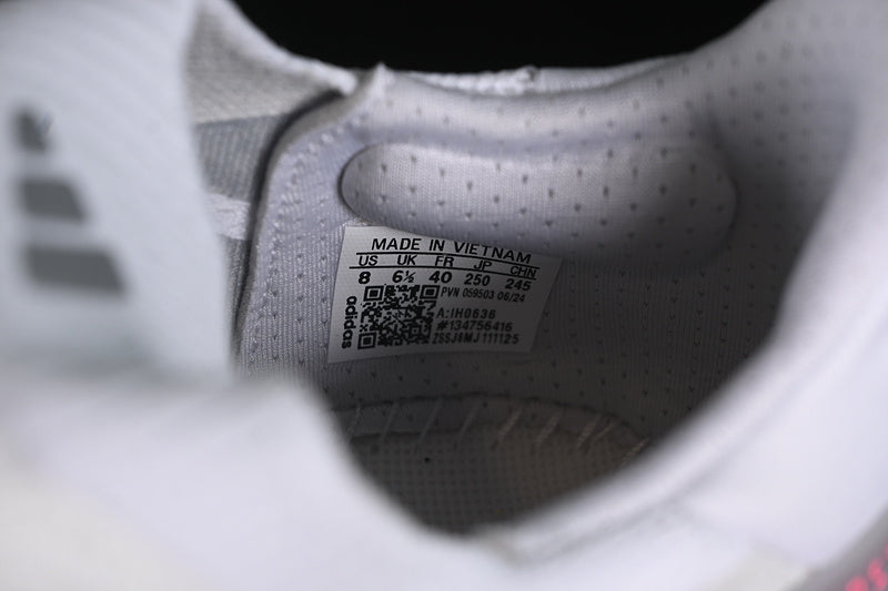 adidasUnisex UltraBoost 5 - White/Lucid Pink