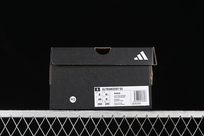 adidasUnisex UltraBoost 5 - White/Lucid Pink