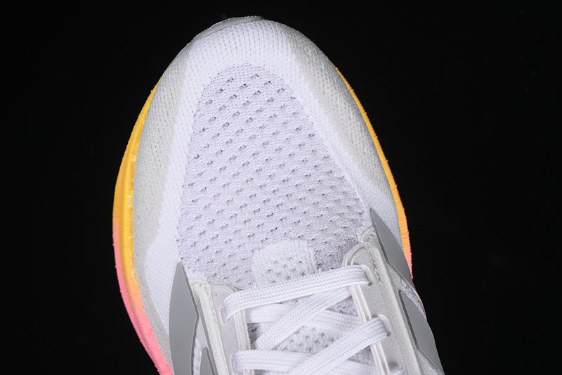 adidasUnisex UltraBoost 5 - White/Lucid Pink