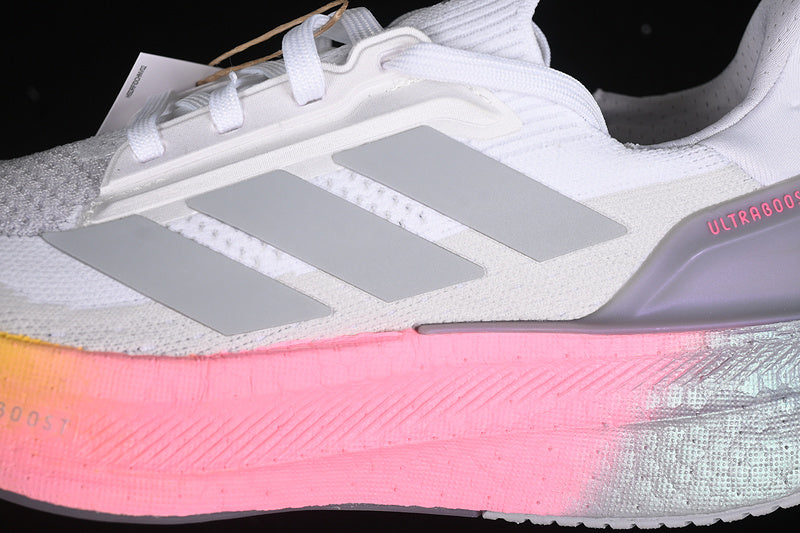 adidasUnisex UltraBoost 5 - White/Lucid Pink