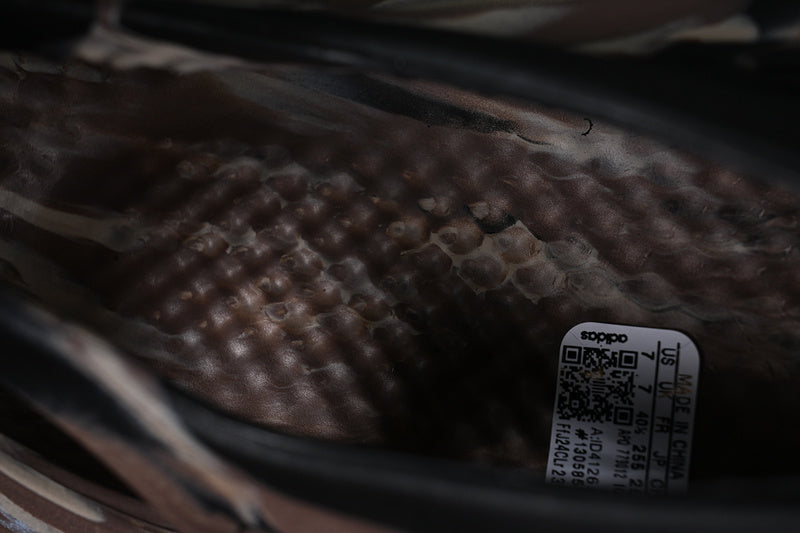 adidasUnisex Yeezy Foam Runner - Cinder