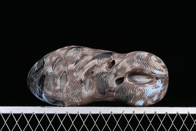 adidasUnisex Yeezy Foam Runner - Cinder