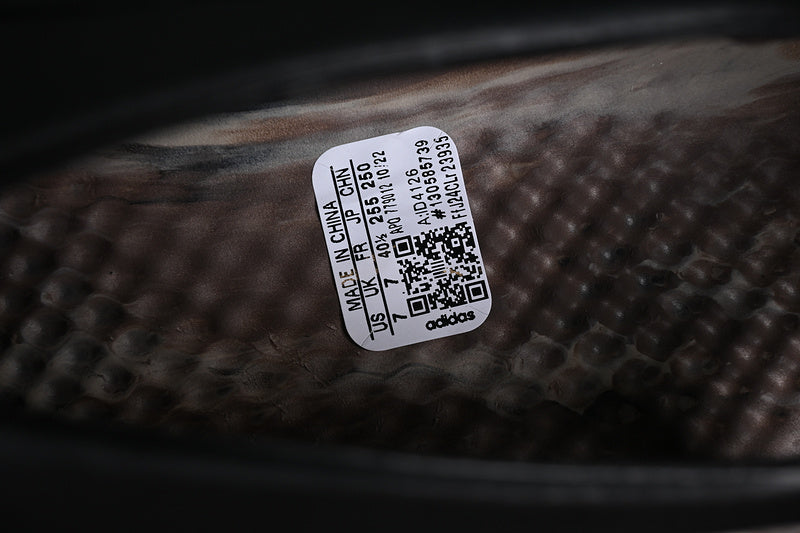 adidasUnisex Yeezy Foam Runner - Cinder