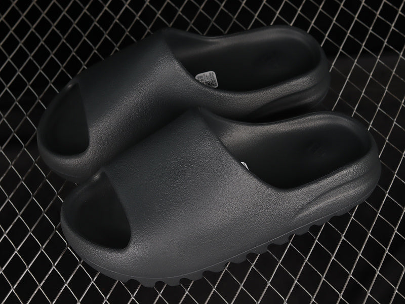 adidasUnisex Yeezy Slide - Granite