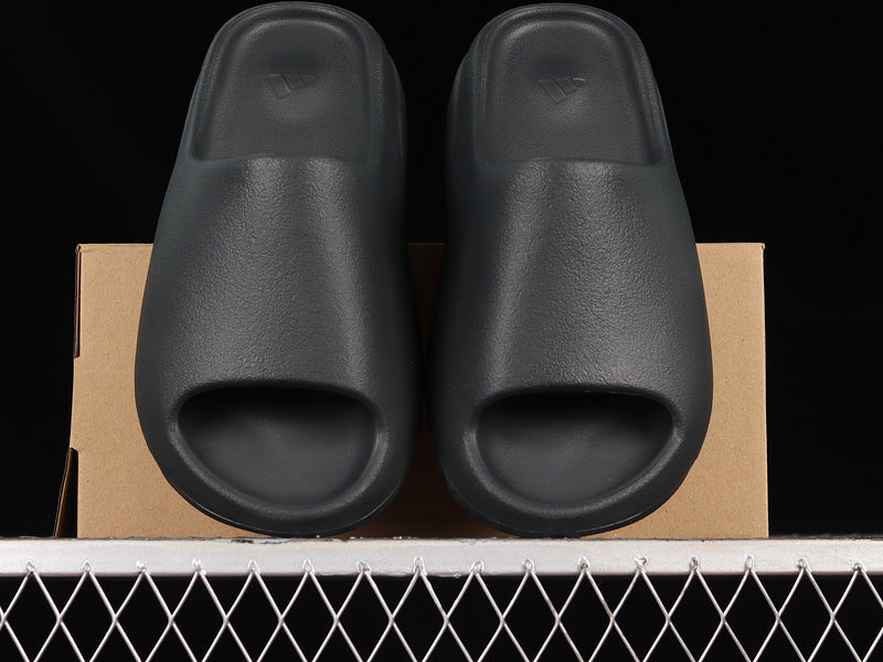adidasUnisex Yeezy Slide - Granite