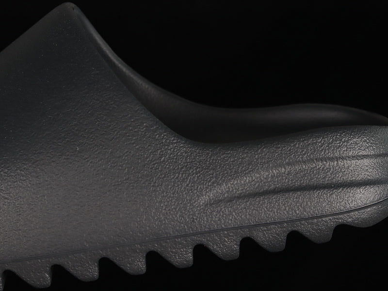 adidasUnisex Yeezy Slide - Granite
