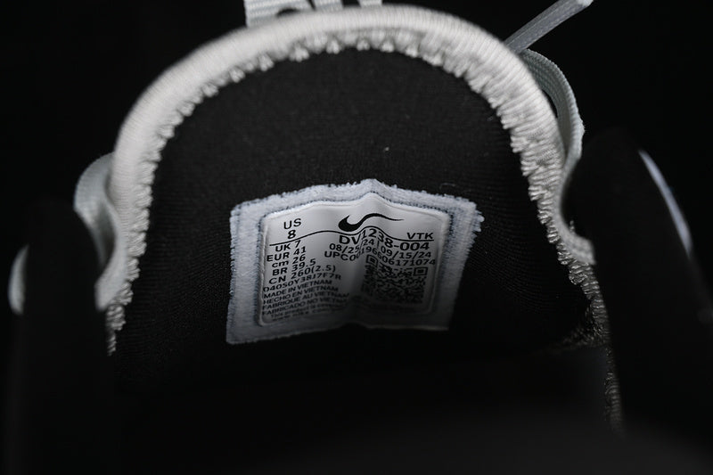 NikeUnisex Zoom Motiva - White