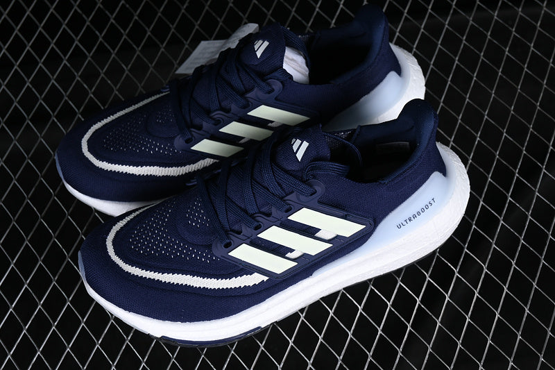 adidasMens ultraboost - Light/Dark Blue
