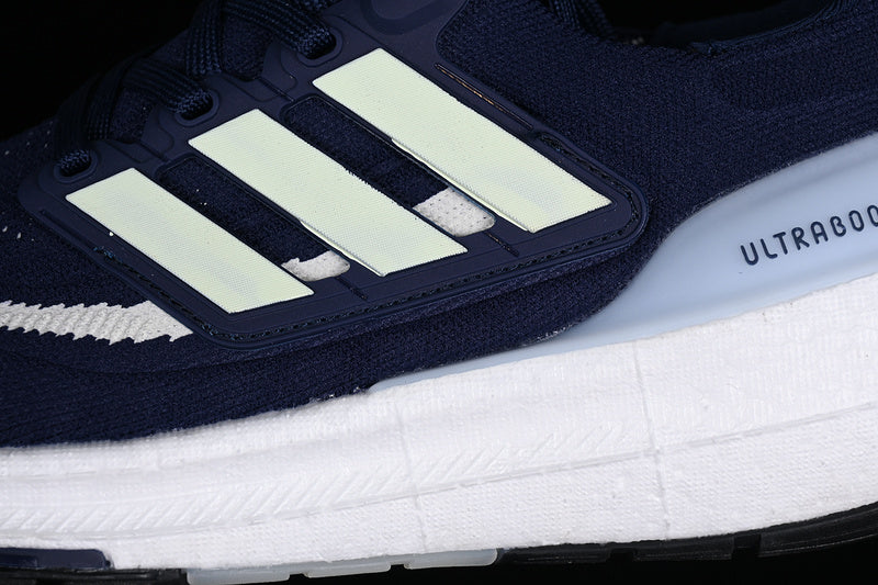 adidasMens ultraboost - Light/Dark Blue