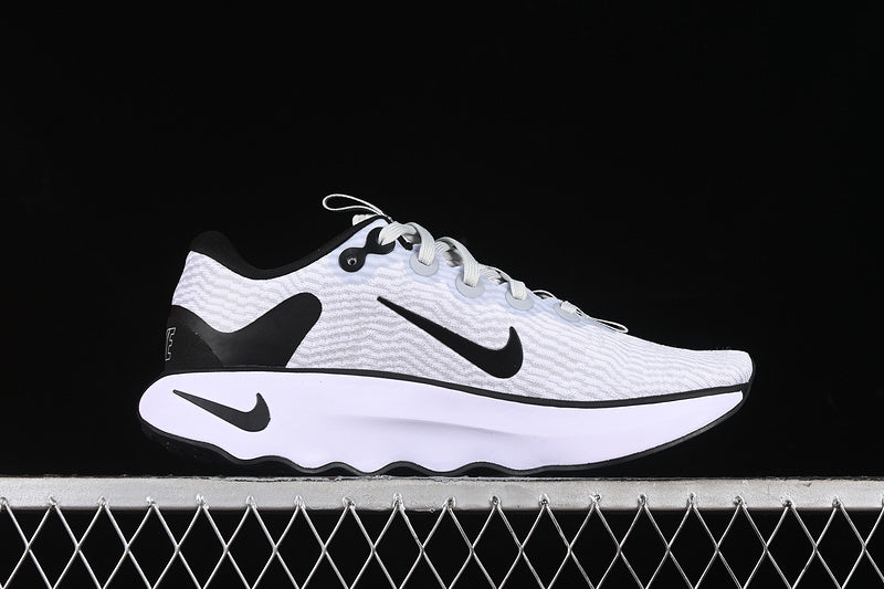 NikeUnisex Zoom Motiva - White