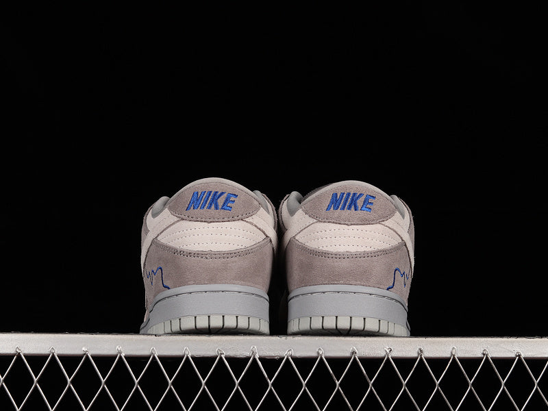 NikeMens SB Dunk Low - London