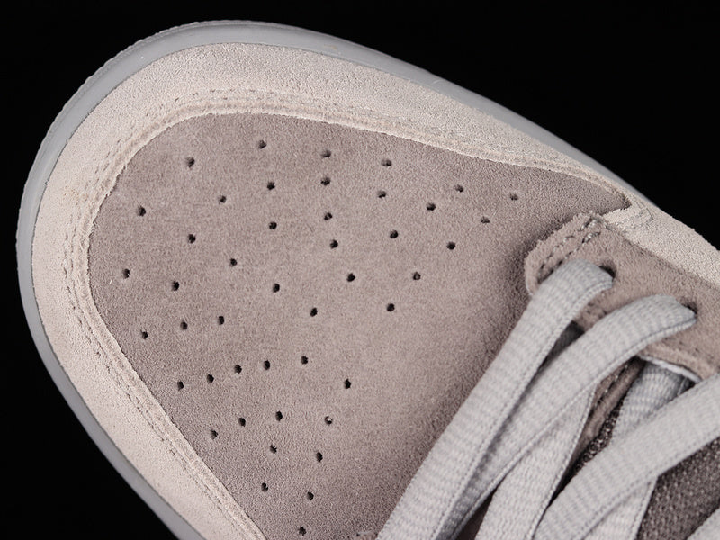 NikeMens SB Dunk Low - London