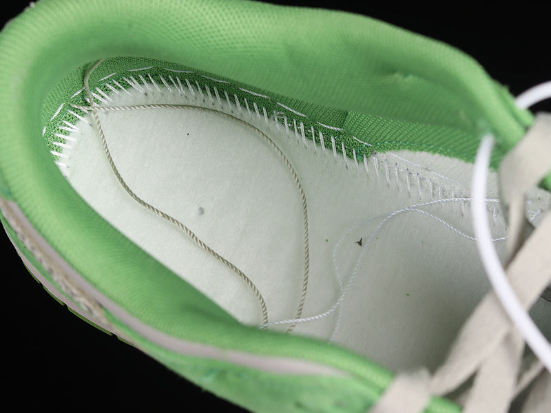 NikeSB Dunk Low Safari Swoosh - Chlorophyll