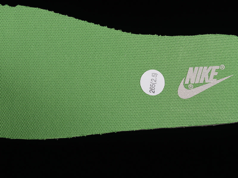 NikeSB Dunk Low Safari Swoosh - Chlorophyll